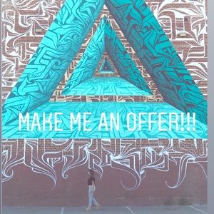 Hi! Everything must go!! Make me an offer :)